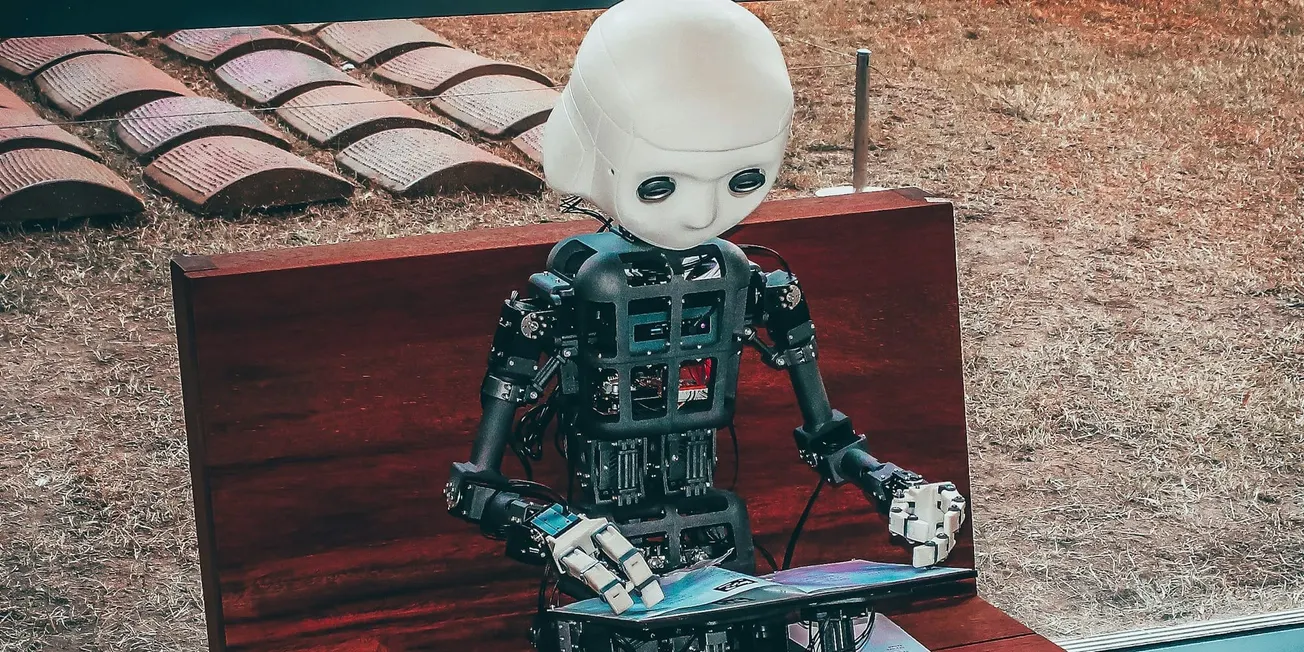 Hollywood’s New Algorithm: How AI is Impacting Production (& Even Wrote this Headline)