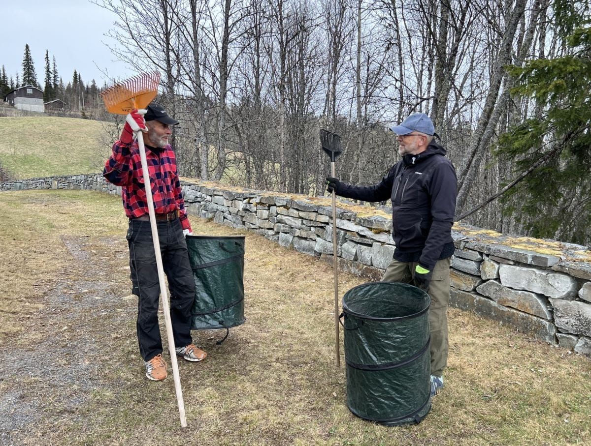 Dugnad på kirkegården 9. mai