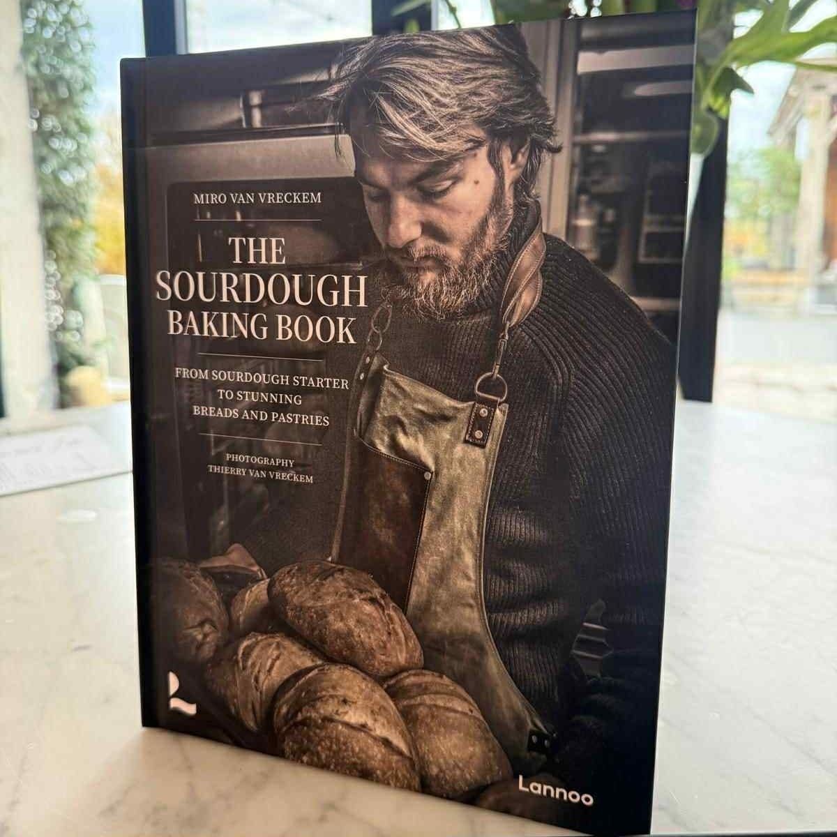 Miro gir ut bok om surdeig