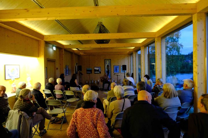 Høsthelg i Sollia åpnet med kunst, sang og konsert