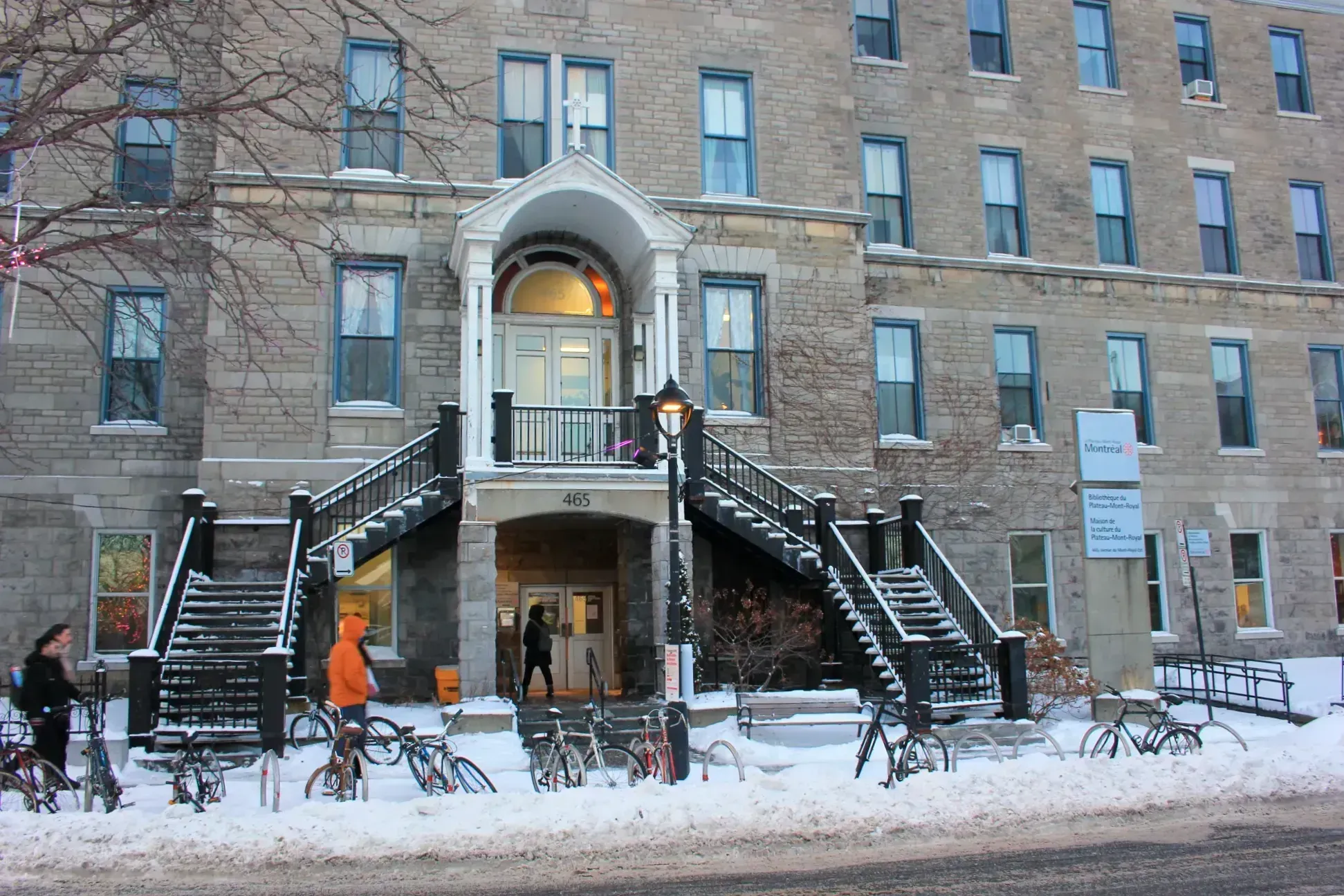 Édifice de la bibliothèque du Plateau-Mont-Royal.