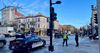Une voiture de police est stationné l'intersection des avenues du Parc et Laurier.