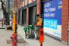 Un membre de la brigade propreté fait sa ronde sur le boulevard Saint-Laurent, dans le sud du Plateau-Mont-Royal. 