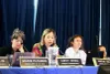 Mme Wong prend la parole, entourée des conseillères Marie Plourde, Maeva Vilain et Laurence Parent.