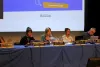 La mairesse du Plateau, Cathy Wong, prend la parole à la séance du conseil d'arrondissement, entourée de Marie Plourde, Maeva Vilain et Alex Norris. 