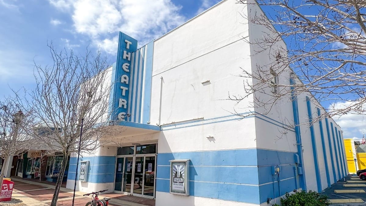A Comeback Story: Independent Movie Theaters Hold the Line in Tampa Bay