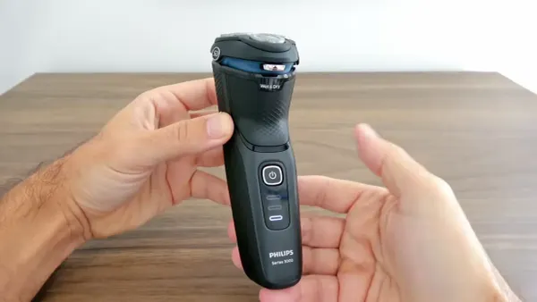 Philips Norelco 3000 Review: Quiet Efficiency vs. Neck Irritation — Pierre Soares