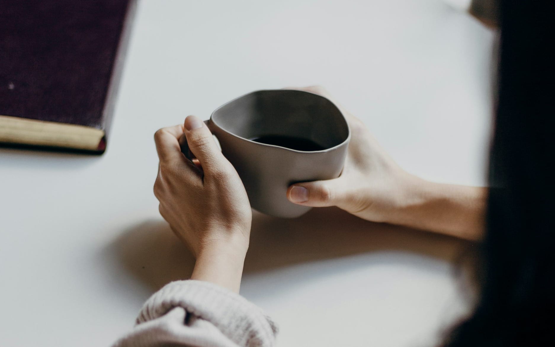 Et fortrolig og støttende rom hvor ledere kan reflektere og utvikle seg i møte med Anne Sigrun Moen.