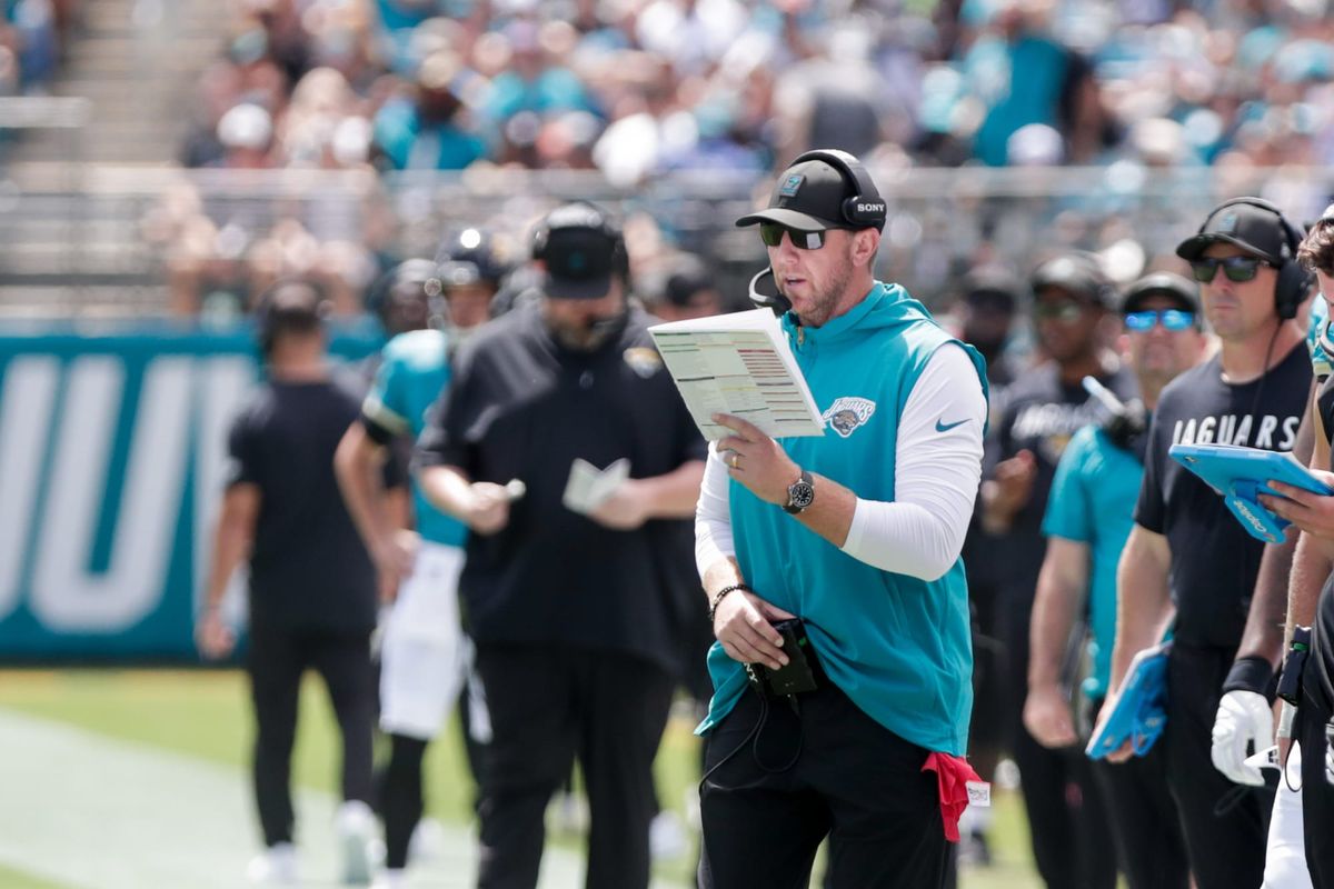 How Liam Coen adjusted to Houston's run defense in Week 3