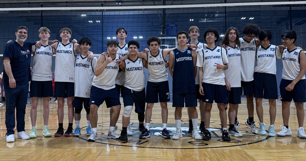 Medford boys volleyball bounce back with state tourney bid post image