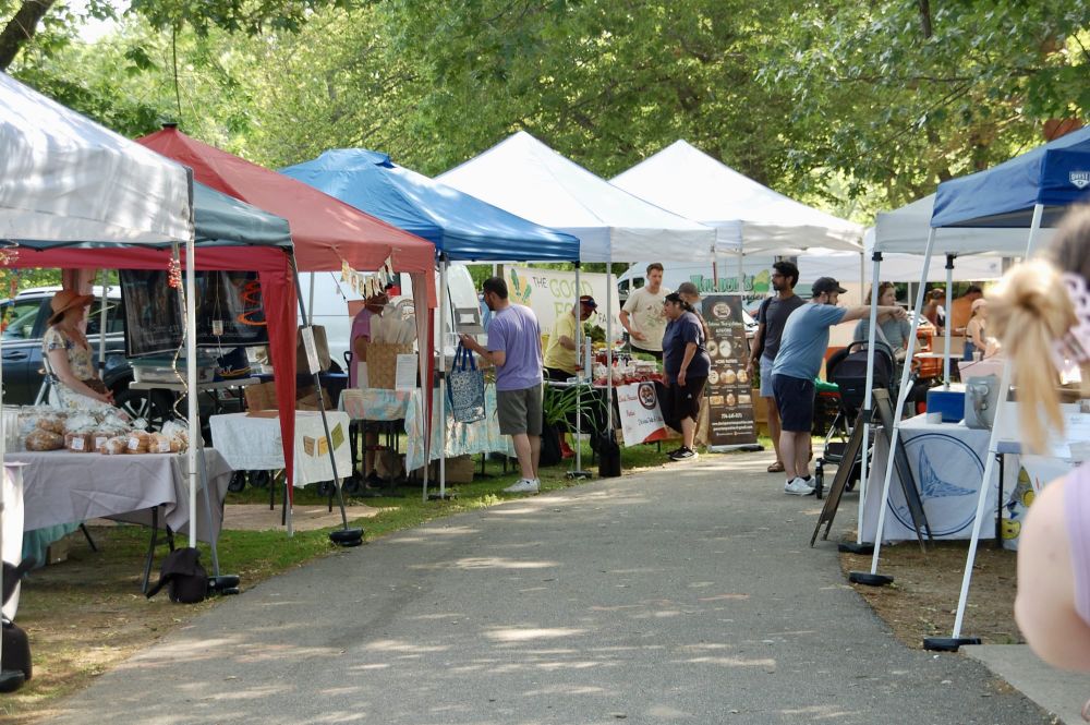 Another season’s afoot for Medford Farmers Market post image