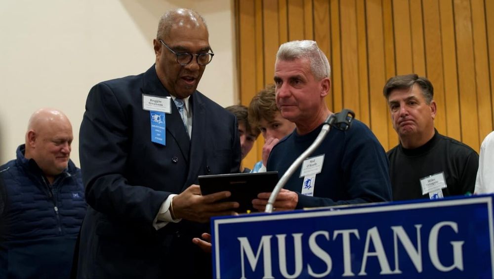 Medford welcomes hockey heroes into Hall of Fame post image