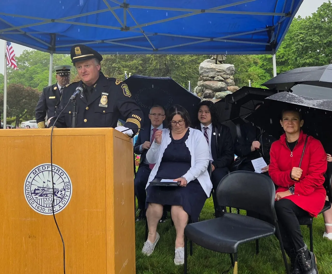 Rain does not deter Medford from honoring the fallen