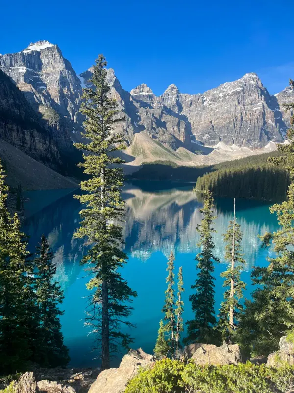 Moraine Lake turquoise water Valley of Ten Peaks viewpoint Banff National Park sunrise Canadian Rockies