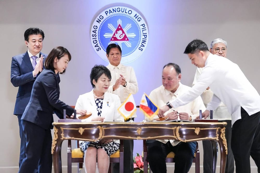 Philippines, Japan Ink Defense Pact