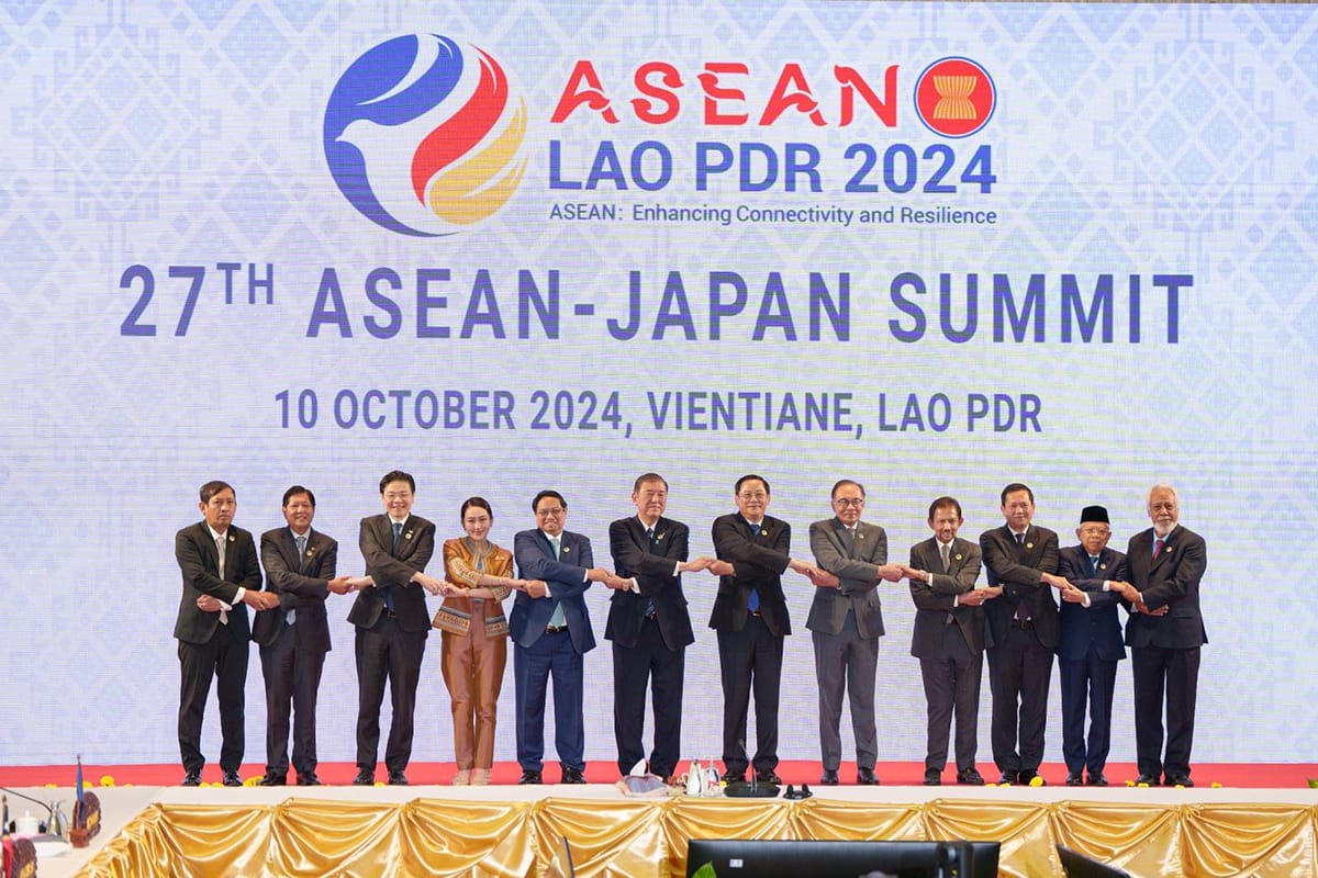 Japan, Philippines Seek to Strengthen Ties
