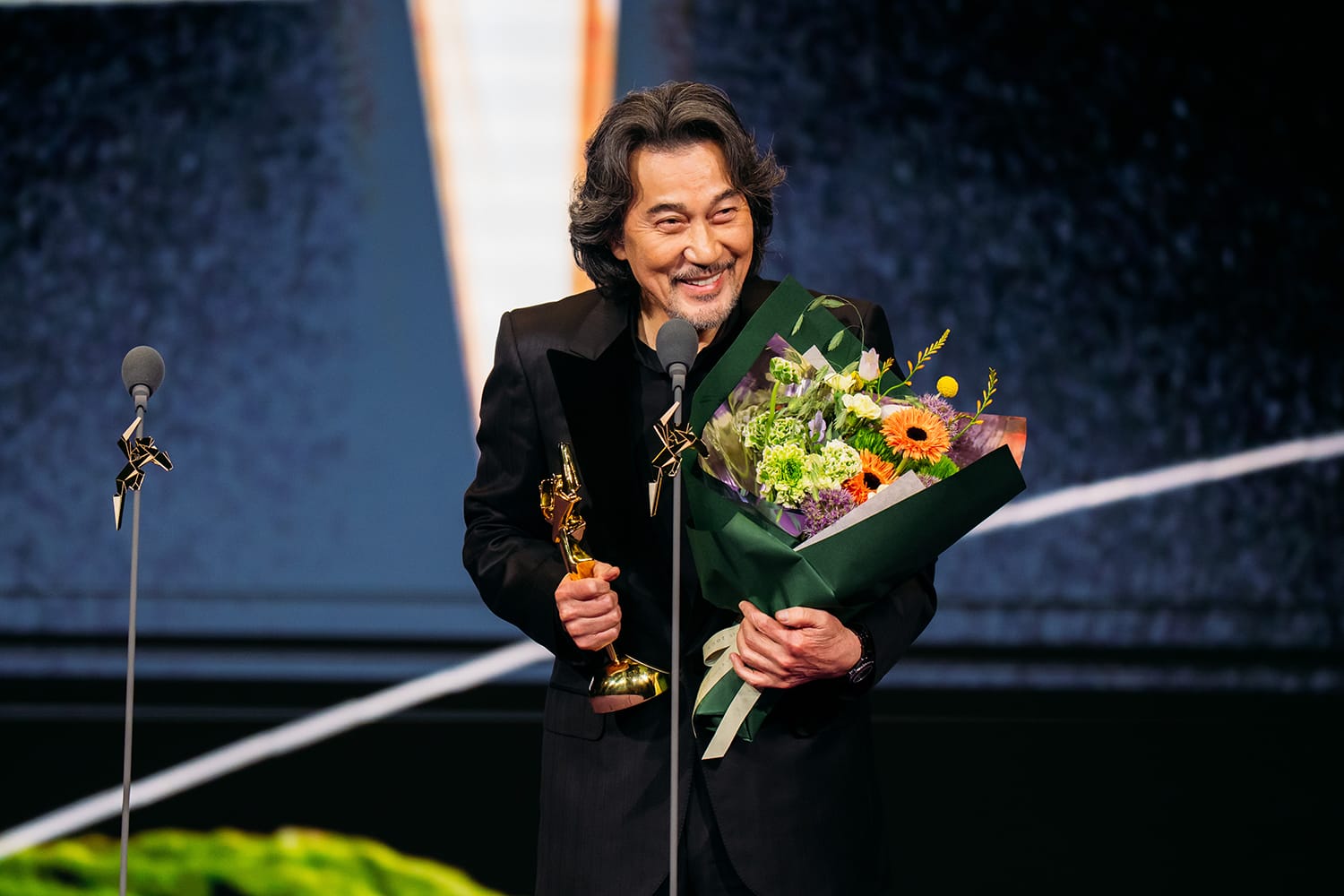 Japanese Filmmaker, Actors Shine at 18th Asian Film Awards