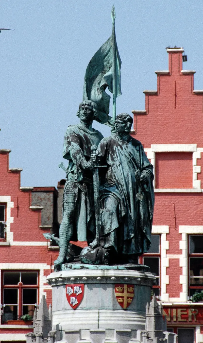 Statue of Jan Breydel and Pieter de Coninck in Bruges - © Wikimedia Commons