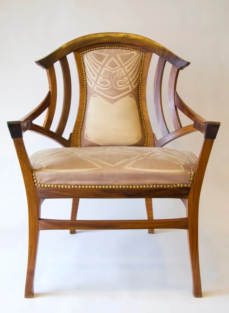 A chair designed by Henry Van de Velde featuring a pattern inspired by Congolese tattoos - © Nordenfjeldske Museum of Decorative Arts - Photo by Freia Beer