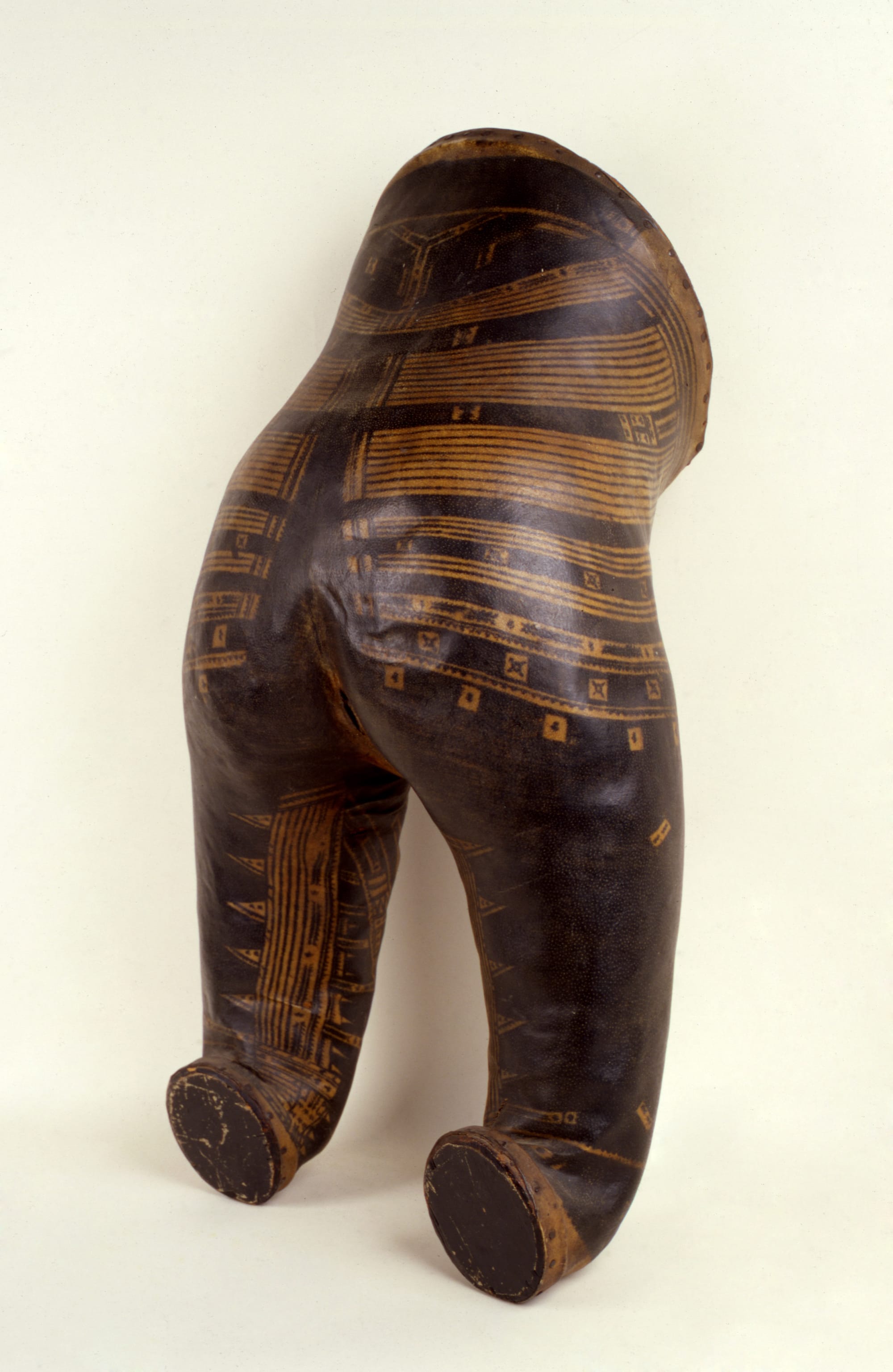 Tanned human skin with tattoos, American Samoa, late 19th century – Royal Museums of Art and History, Brussels – Photo: ImageStudio KMKG