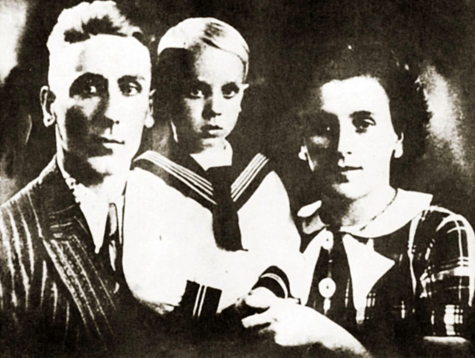 Familieportret van Edward Gierek, latere eerste secretaris van de communistische partij van Polen en ex-mijnwerker in Limburg - Muzeum Sztygarka, Dąbrowa Górnicza
