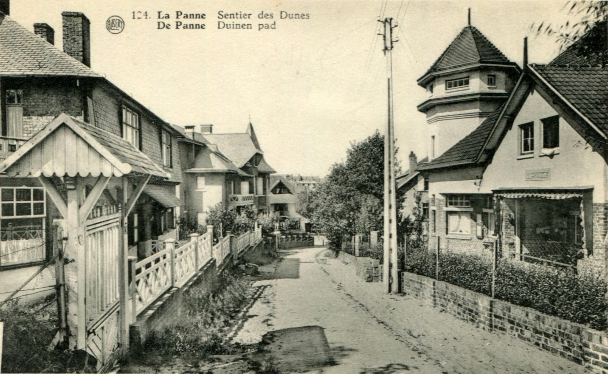 Twee vakantiekolonies in de Hoge Duinenlaan, De Panne, ca. 1930 - Westhoek verbeeldt, privécollectie - westhoekverbeeldt.be