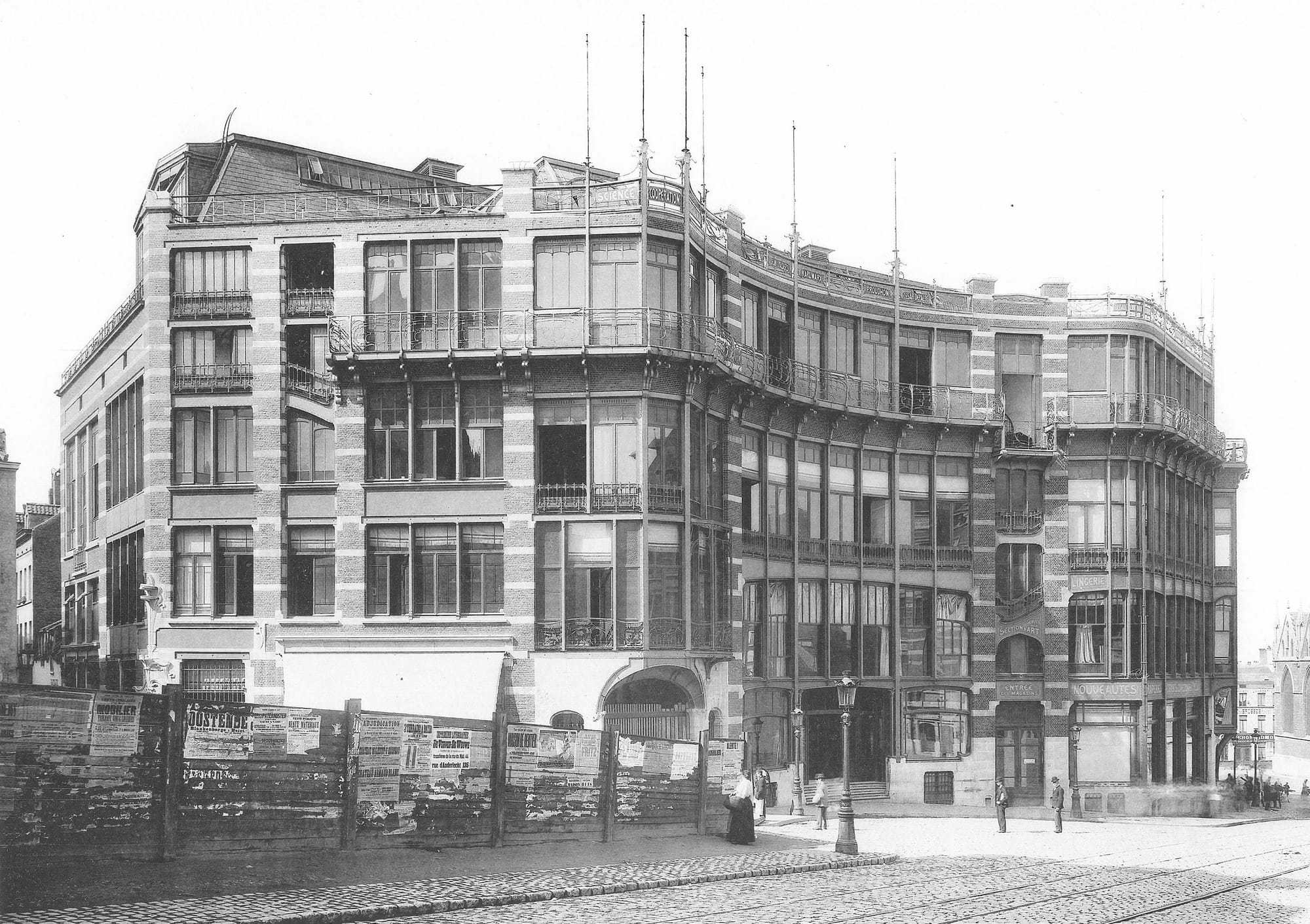 Maison du Peuple, a Socialist Community Center, Brussels, Victor Horta, 1899 - Horta Museum, Saint-Gilles - Wikimedia