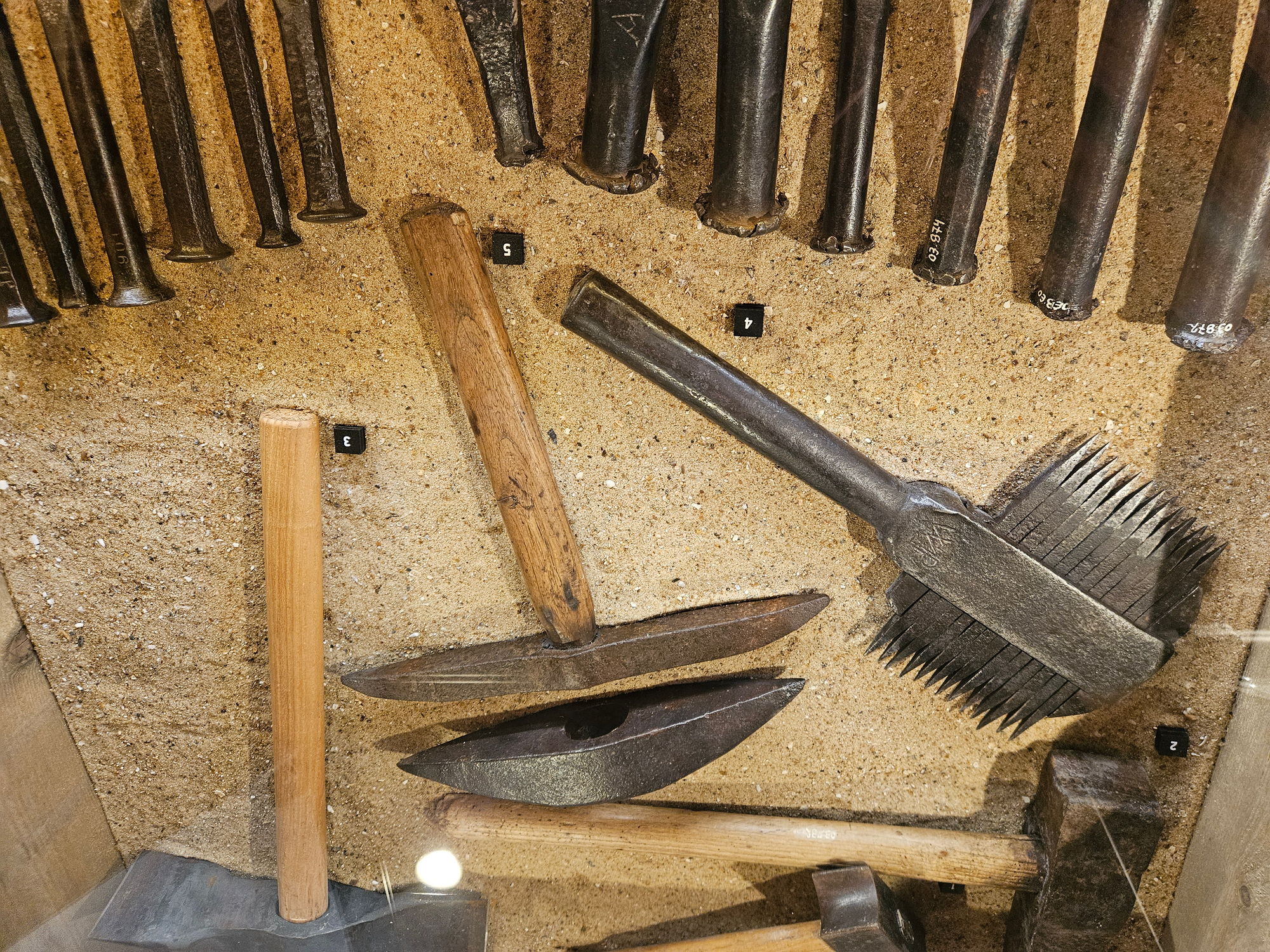 Tools on display at the MOT. Photo: Théo Bastin