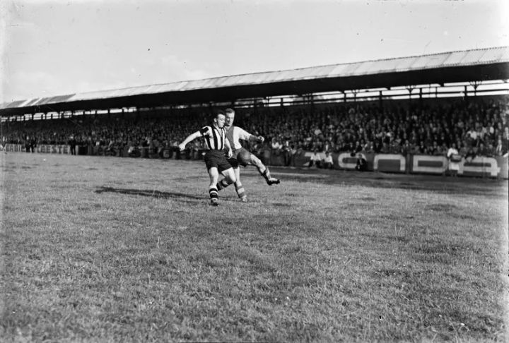 KV Mechelen im Einsatz hinter der Kaserne, 1947 – © Stadtarchiv Mechelen – regionalebeeldbank.be