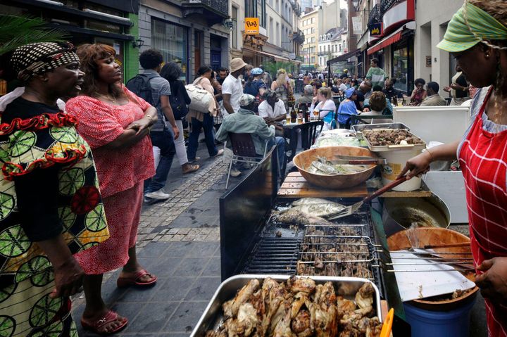 De Lang-Levenstraat in Elsene met vele Afrikaanse restaurants - Hemis/Alamy Stock Photo
