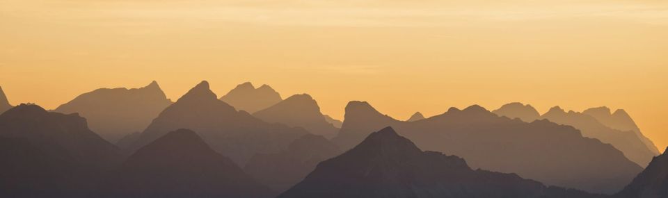 Boost Your Duolingo English Test Score with Strategic Use of Adjectives and Adverbs
