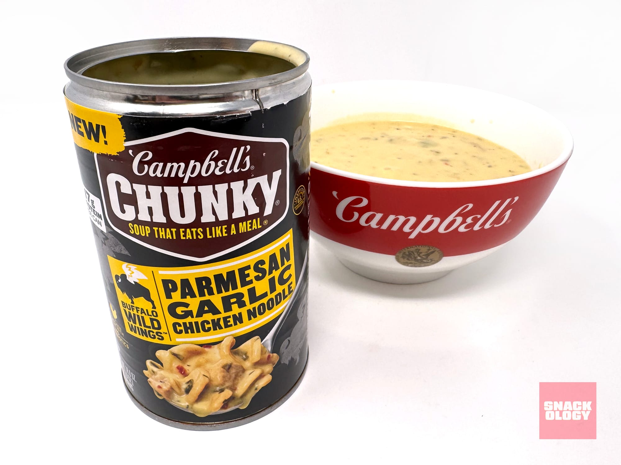 A can and a bowl of Campbell’s Chunky Buffalo Wild Wings Parmesan Garlic Chicken Noodle Soup