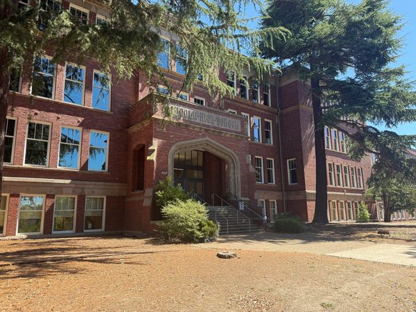 Issue 27 -- Lincoln High School Athletic Fields: Three Proposals, Many Opinions