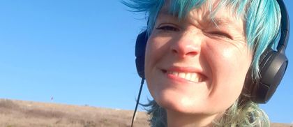 Recounting: Emergency Telephone by Billy Nomates