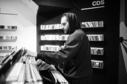 Shoplifting with Nick Hakim