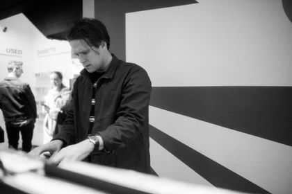 Shoplifting with Tourist