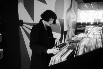 Shoplifting with Frankie Rose