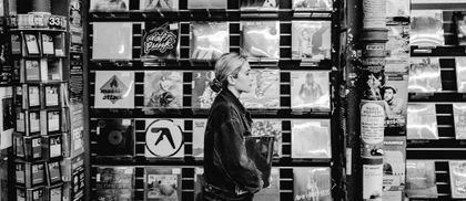 Shoplifting with Blondshell