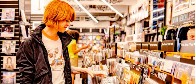 Shoplifting with Avalon Emerson