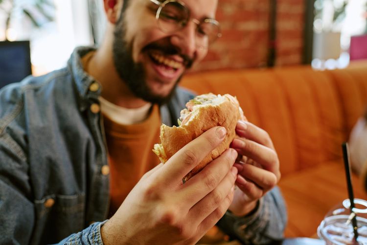 How I Learned to Listen to My Body and Eat When I’m Truly Hungry
