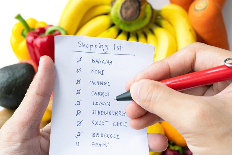 The Simple Grocery List That Changed How I Eat During the Week