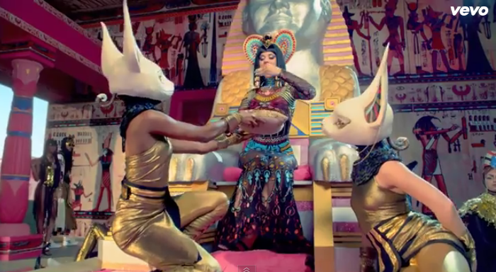  Servants bring jewels to Perry. (IMAGE_18) 