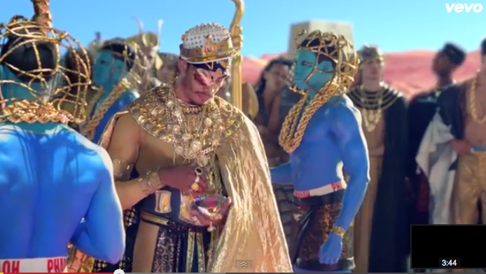  Jewels and Riches. (IMAGE_10) 