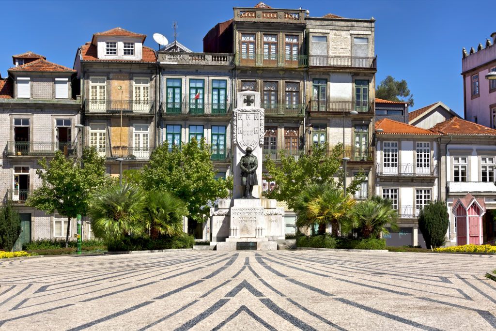 Plaza del Barrio de Cedofeita par une journée ensoleillée