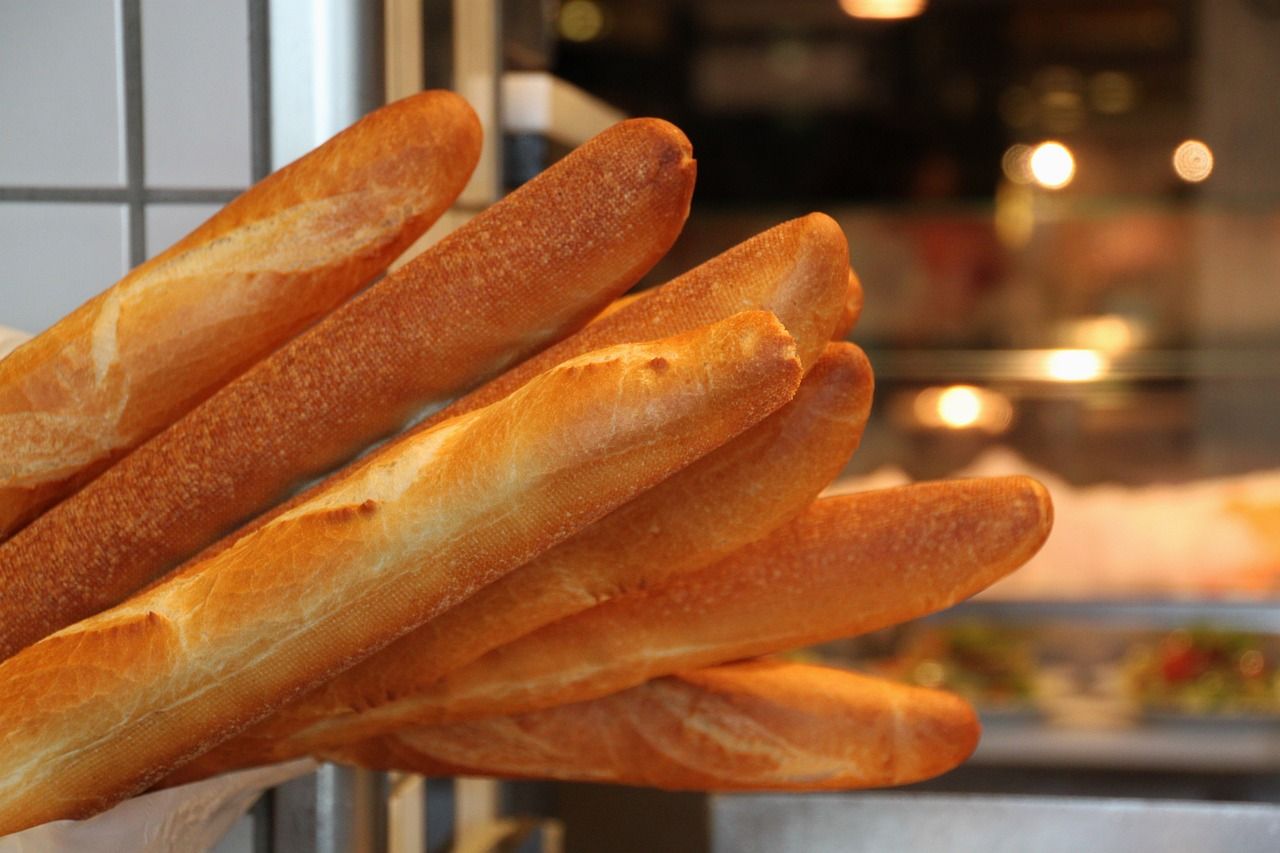 Nahaufnahme eines traditionellen französischen Baguettes