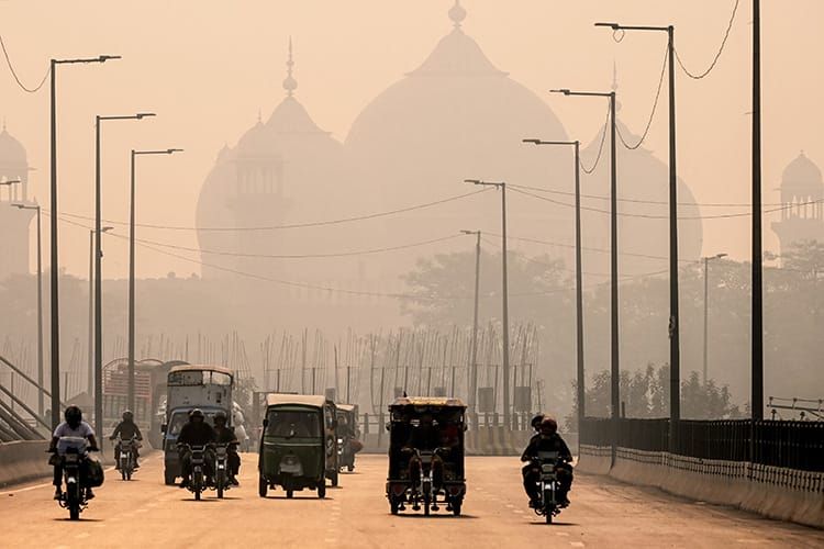 The Unseen Threat: Smog’s Growing Toll on Pregnancy and Mental Health