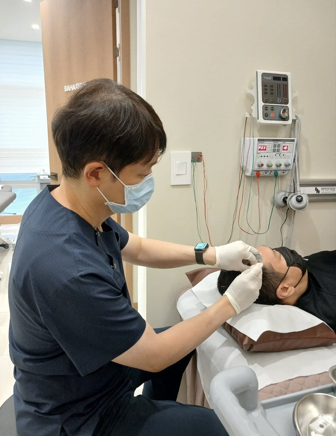 Acupuncture treatment combined with electrical stimulation therapy