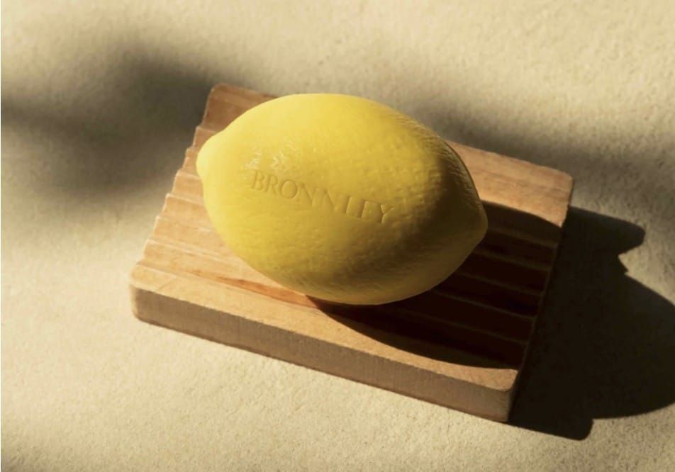 🇬🇧 Eine Legende in Gelb – die Zitrone, die Könige wäscht