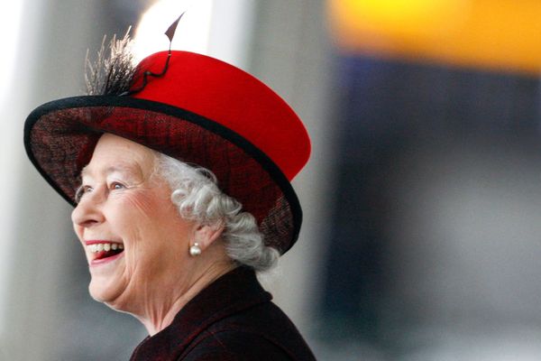 🇬🇧 Royal Collectibles: Wie die Queen weiterlebt - in Design, Duft und Form