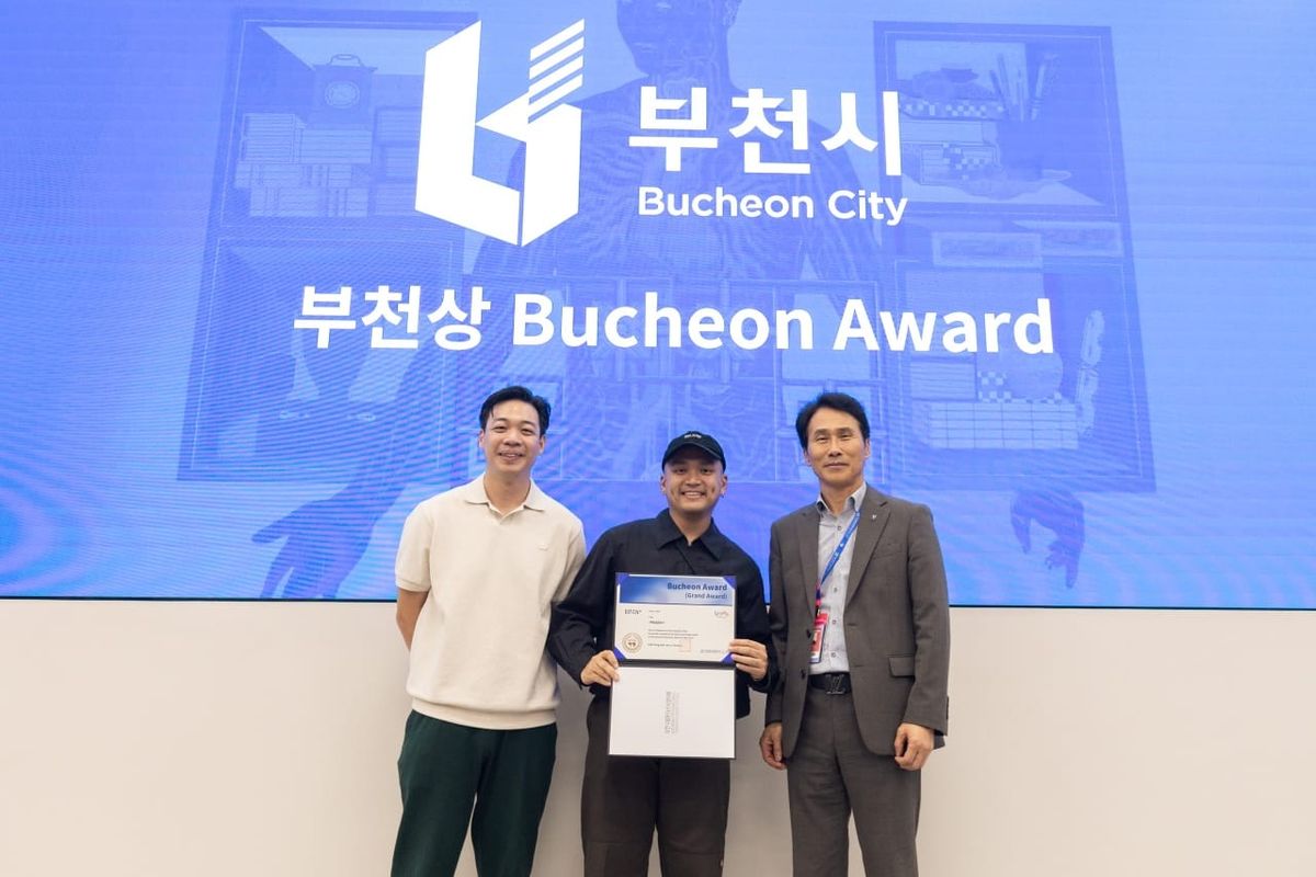 L-R: Molder producer Bradley Liew, director Kenneth Dagatan, You Seongjun, Director General of the Culture and Education Bureau